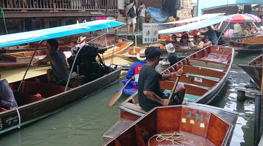 水上マーケット