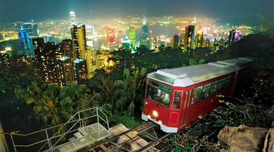 香港 ビクトリアピークからの 眺め とピークトラム イメージ