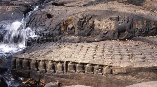 郊外2大遺跡 クバルスピアンとバンテアイスレイ1日観光ツアー＜日本語ガイド＞