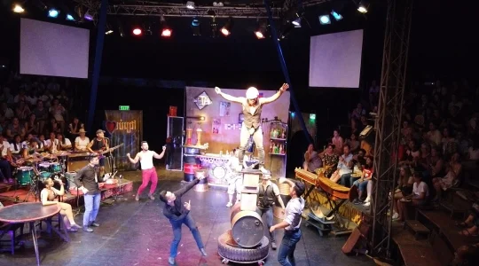 【シェムリアップ】大人気 カンボジア サーカス ファー ＜トゥクトゥクでの往復送迎付き＞