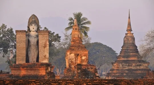 【スコータイ＆シーサッチャナライ＆カンペーンペット】ユネスコ世界遺産「３大遺跡」を巡る1泊2日