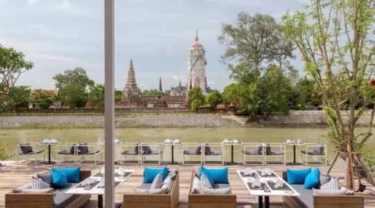 世界遺産アユタヤ1泊2日 象乗り付きアユタヤ遺跡観光付き  川沿いのホテル「サラ アユタヤ (SALA AYUTTHAYA)」宿泊